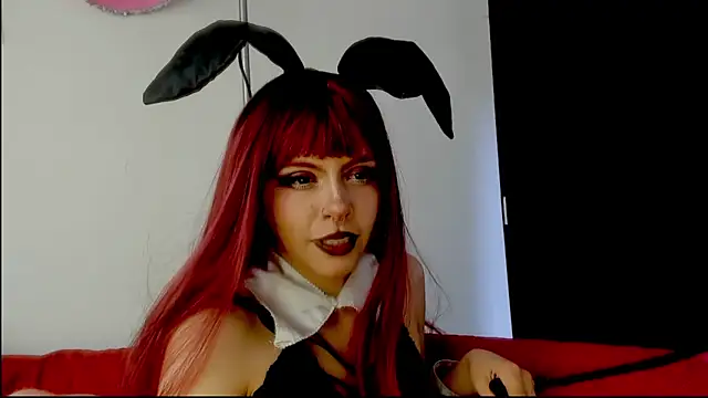 Snapshot of Nyxara- chatting on 05-24-26, 05:24 Nyxara- online show from 05-24-26, 05:24