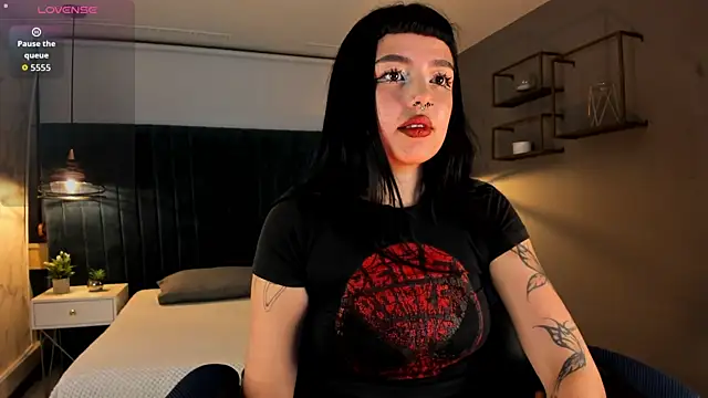 Snapshot of magic_zantana chatting on 04-20-26, 07:59 magic zantana online show from 04-20-26, 07:59