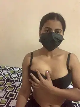 Snapshot of Riya_leone chatting on 05-27-26, 08:27 Riya leone online show from 05-27-26, 08:27