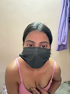 Snapshot of Riya_leone chatting on 04-07-26, 06:43 Riya leone online show from 04-07-26, 06:43