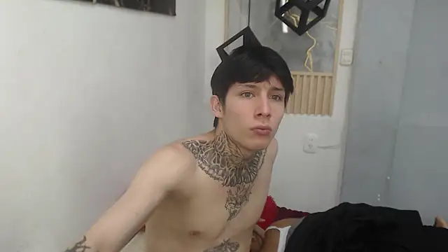 Snapshot of naty_18 chatting on 05-18-26, 08:19 naty 18 online show from 05-18-26, 08:19