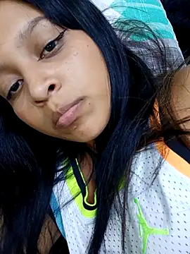 Snapshot of naty_18 chatting on 04-12-26, 12:03 naty 18 online show from 04-12-26, 12:03