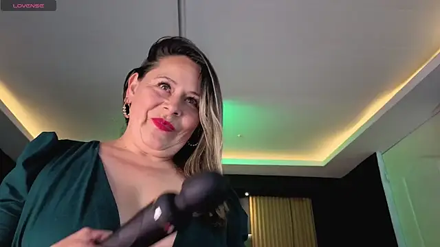 Snapshot of Cinthya_roberts chatting on 07-13-26, 02:38 Cinthya roberts online show from 07-13-26, 02:38
