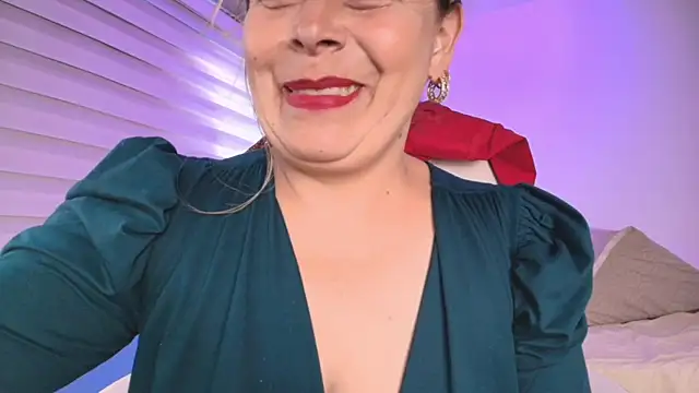 Snapshot of Cinthya_roberts chatting on 06-25-26, 07:30 Cinthya roberts online show from 06-25-26, 07:30