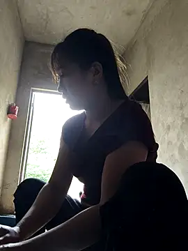 Snapshot of xinhxinh-cute chatting on 04-22-26, 03:35 xinhxinh-cute online show from 04-22-26, 03:35