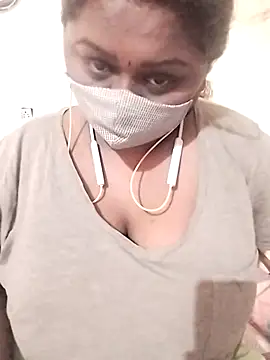 Snapshot of Tamil-Dhara chatting on 04-01-26, 04:37 Tamil-Dhara online show from 04-01-26, 04:37