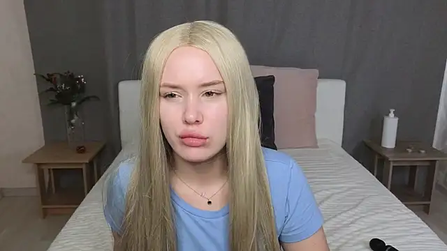 Snapshot of MelissaAvis chatting on 07-07-26, 06:47 MelissaAvis online show from 07-07-26, 06:47
