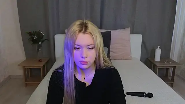 Snapshot of MelissaAvis chatting on 06-17-26, 05:40 MelissaAvis online show from 06-17-26, 05:40