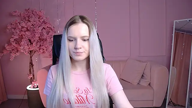 SherriButlers online show from 05-06-26, 05:22