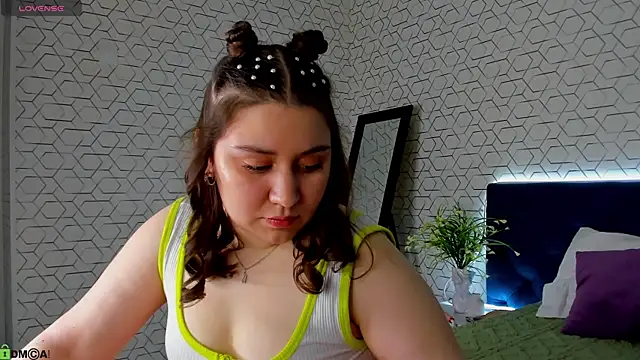 Maya Raay online show from 04-19-26, 01:06