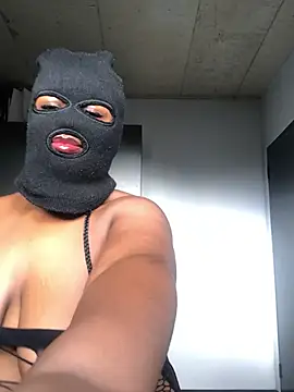 Snapshot of HornyMysteryx chatting on 05-06-26, 06:50 HornyMysteryx online show from 05-06-26, 06:50