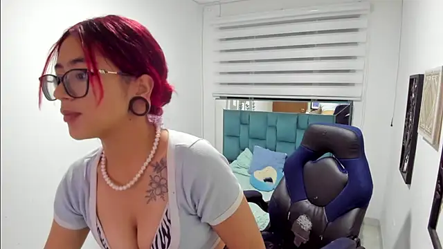 Sara Red X online show from 04-08-26, 03:19