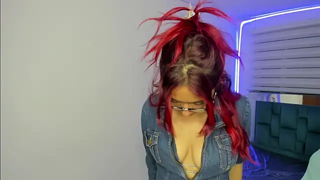 Sara Red X online show from 04-30-26, 10:03