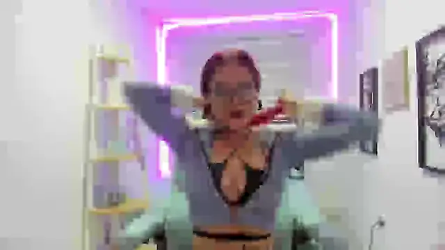 Sara Red X online show from 04-18-26, 03:42