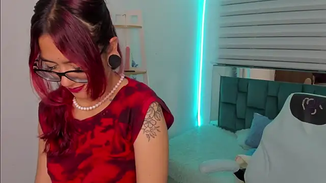Sara Red X online show from 05-21-26, 03:26