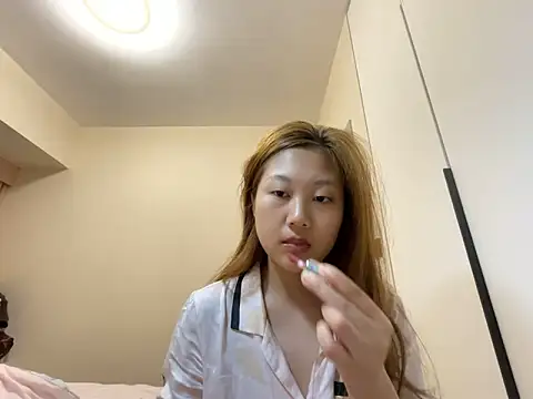 Snapshot of tutu512 chatting on 05-18-26, 03:06 tutu512 online show from 05-18-26, 03:06