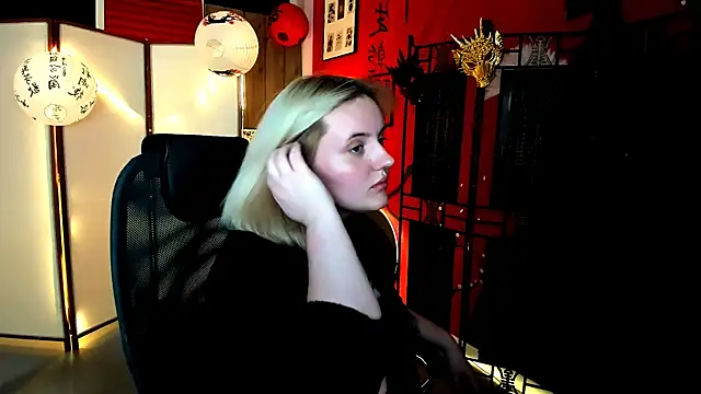 Snapshot of KathyBriggs chatting on 05-17-26, 05:07 KathyBriggs online show from 05-17-26, 05:07