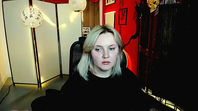 Snapshot of KathyBriggs chatting on 05-13-26, 05:03 KathyBriggs online show from 05-13-26, 05:03