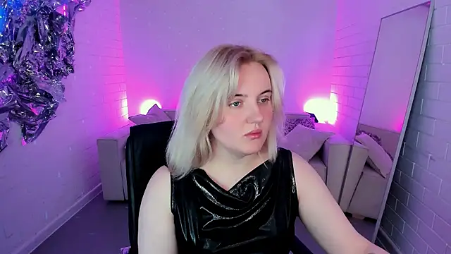 Snapshot of KathyBriggs chatting on 05-30-26, 05:03 KathyBriggs online show from 05-30-26, 05:03