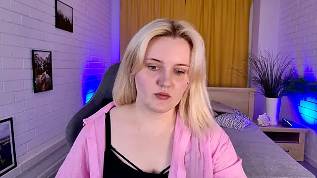 Snapshot of KathyBriggs chatting on 04-01-26, 05:31 KathyBriggs online show from 04-01-26, 05:31