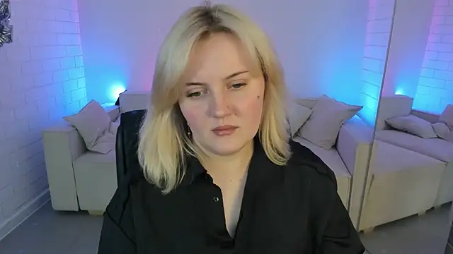 Snapshot of KathyBriggs chatting on 03-28-26, 05:19 KathyBriggs online show from 03-28-26, 05:19