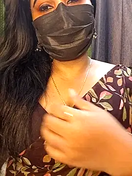 Snapshot of Anushka_flower chatting on 05-04-26, 12:41 Anushka flower online show from 05-04-26, 12:41