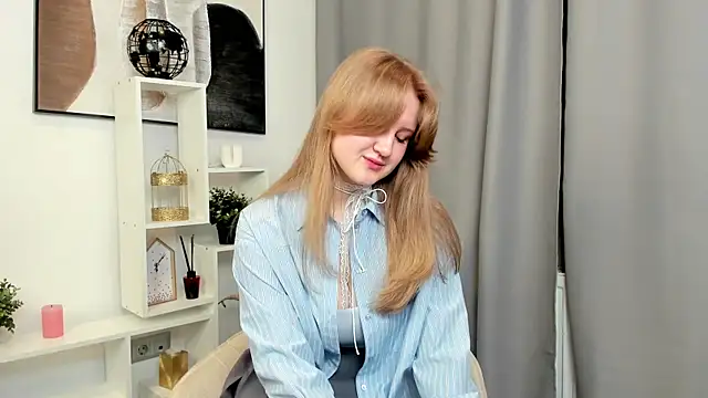 Snapshot of VickieTennis chatting on 03-29-26, 07:21 VickieTennis online show from 03-29-26, 07:21