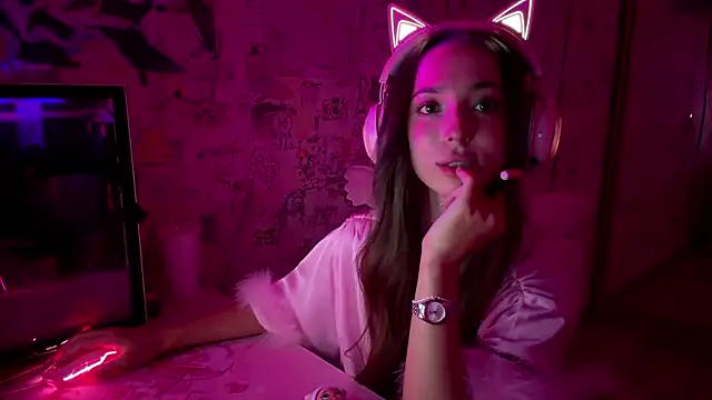 Snapshot of Lesikk chatting on 03-28-26, 03:02 Lesikk online show from 03-28-26, 03:02