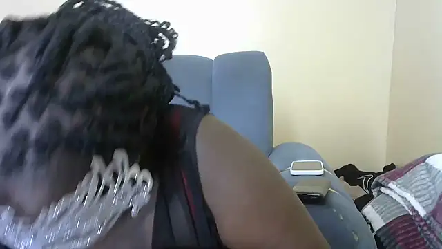 Snapshot of sweetronette chatting on 06-22-26, 10:07 sweetronette online show from 06-22-26, 10:07