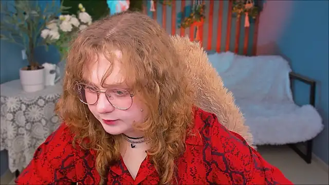 Snapshot of SaraSweetness chatting on 03-26-26, 10:35 SaraSweetness online show from 03-26-26, 10:35