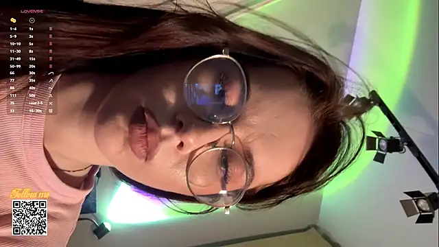 Snapshot of DorothyJones chatting on 04-05-26, 06:14 DorothyJones online show from 04-05-26, 06:14