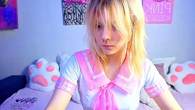 Snapshot of PerryKitty chatting on 06-11-26, 03:20 PerryKitty online show from 06-11-26, 03:20