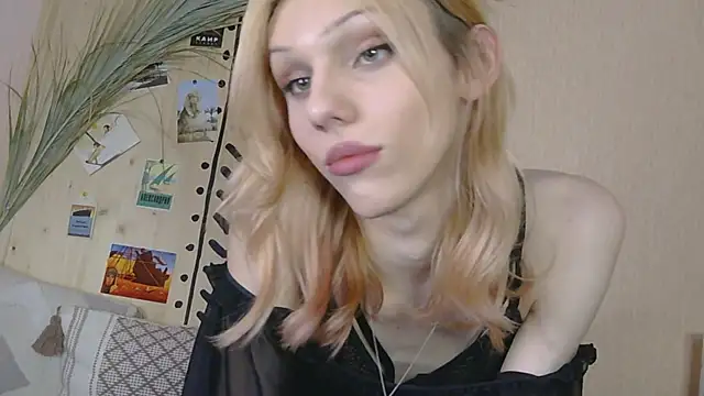 Snapshot of Kirana_Hayes chatting on 04-06-26, 02:29 Kirana Hayes online show from 04-06-26, 02:29