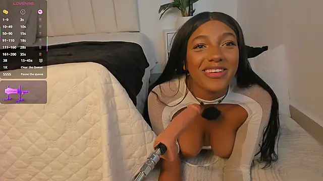 Snapshot of Megan_Brunette2 chatting on 05-19-26, 01:56 Megan Brunette2 online show from 05-19-26, 01:56