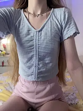 AvaTayloor online show from 04-12-26, 01:25