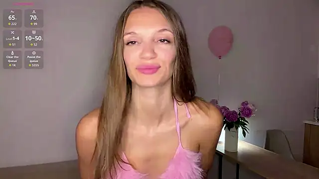 Snapshot of OdetteTrentinella chatting on 06-11-26, 06:21 OdetteTrentinella online show from 06-11-26, 06:21