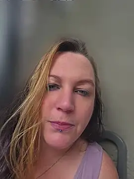 Queenemerald online show from 07-09-26, 02:05