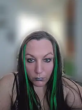 Queenemerald online show from 07-06-26, 04:09