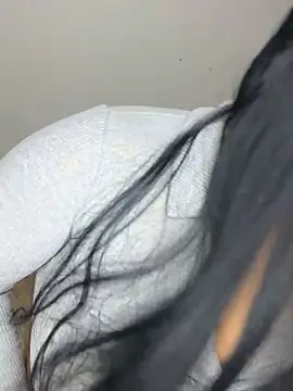 Snapshot of Saraa_M chatting on 04-19-26, 08:55 Saraa M online show from 04-19-26, 08:55