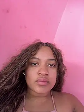 Snapshot of Saraa_M chatting on 04-01-26, 04:26 Saraa M online show from 04-01-26, 04:26