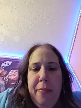 Snapshot of 023thickandjuicy07 chatting on 06-18-26, 03:05 023thickandjuicy07 online show from 06-18-26, 03:05