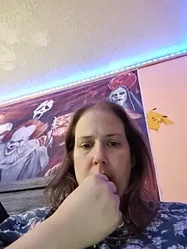 Snapshot of 023thickandjuicy07 chatting on 06-19-26, 02:39 023thickandjuicy07 online show from 06-19-26, 02:39