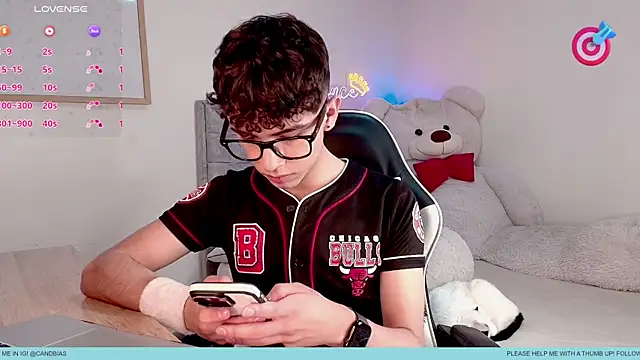 Snapshot of niico_prince chatting on 06-21-26, 10:04 niico prince online show from 06-21-26, 10:04