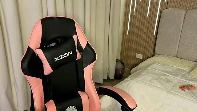 Snapshot of shalomm_ chatting on 04-04-26, 01:01 shalomm online show from 04-04-26, 01:01