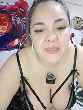 Snapshot of Natashablade__ chatting on 06-14-26, 02:29 Natashablade online show from 06-14-26, 02:29