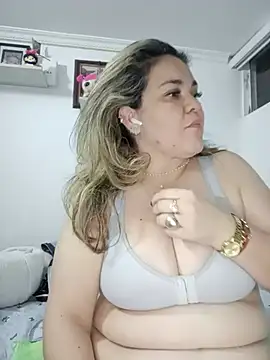 Snapshot of Natashablade__ chatting on 07-02-26, 03:34 Natashablade online show from 07-02-26, 03:34