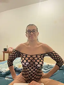 Snapshot of kimberlysnow11 chatting on 05-21-26, 04:43 kimberlysnow11 online show from 05-21-26, 04:43