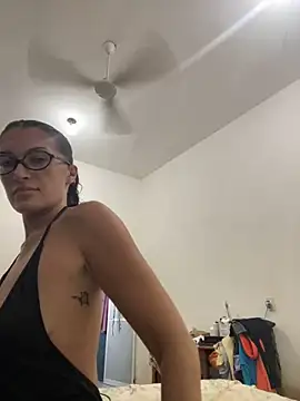 Snapshot of kimberlysnow11 chatting on 05-07-26, 03:44 kimberlysnow11 online show from 05-07-26, 03:44