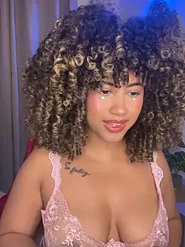 Snapshot of Kendra_curly chatting on 05-16-26, 01:26 Kendra curly online show from 05-16-26, 01:26