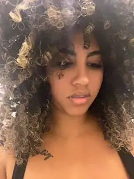 Snapshot of Kendra_curly chatting on 07-17-26, 03:48 Kendra curly online show from 07-17-26, 03:48